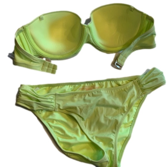 Victoria’s Secret Bikini - Picture 2 of 6